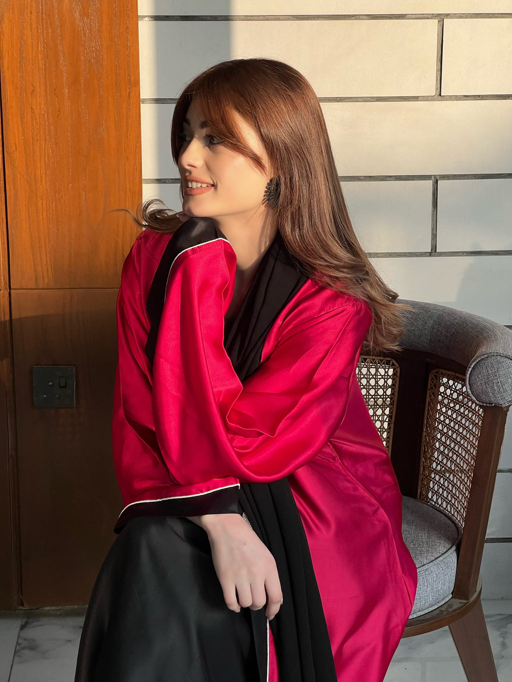 Beevaa  Buy Sapphire Abaya Online  Modern Fuchsia Al-Layl Design
